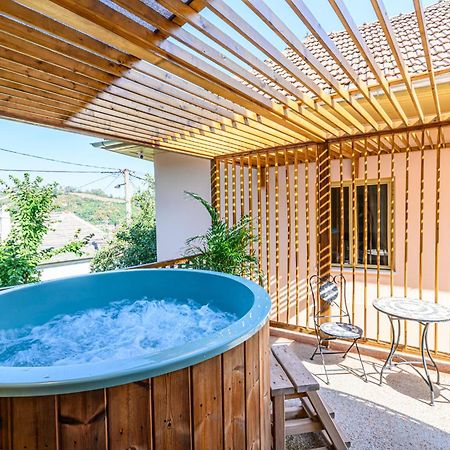 Lagom - Hot Tub Hideout Μπρασόβ Εξωτερικό φωτογραφία
